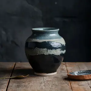 Contour Vase